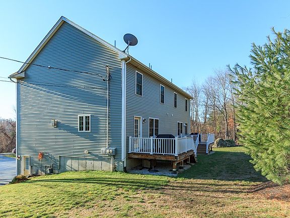 3rd image of 25 Skyline Dr Unit 2