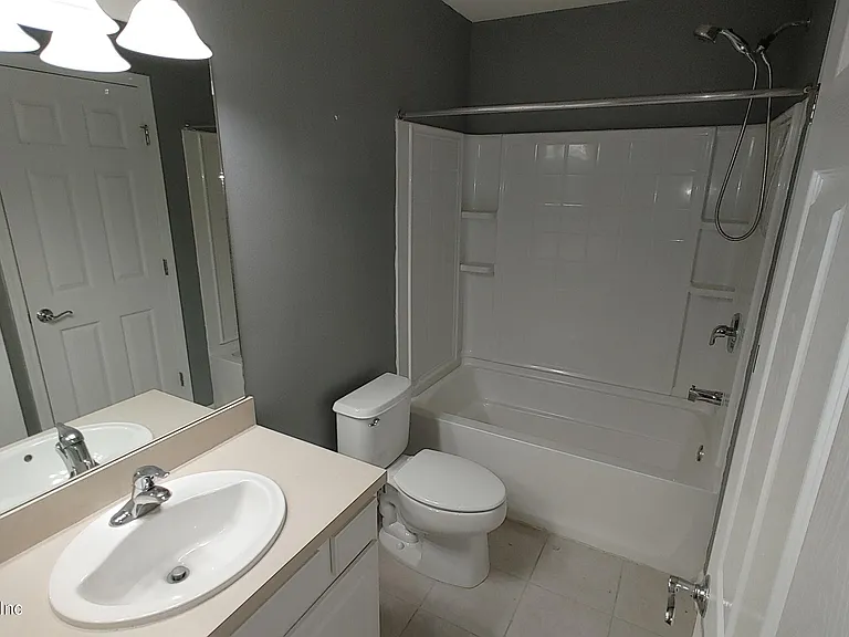 11225 Campfield Cir — Photo 24