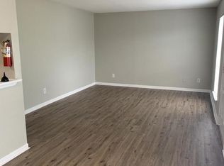 932 7th Ave N, Texas City, TX 77590