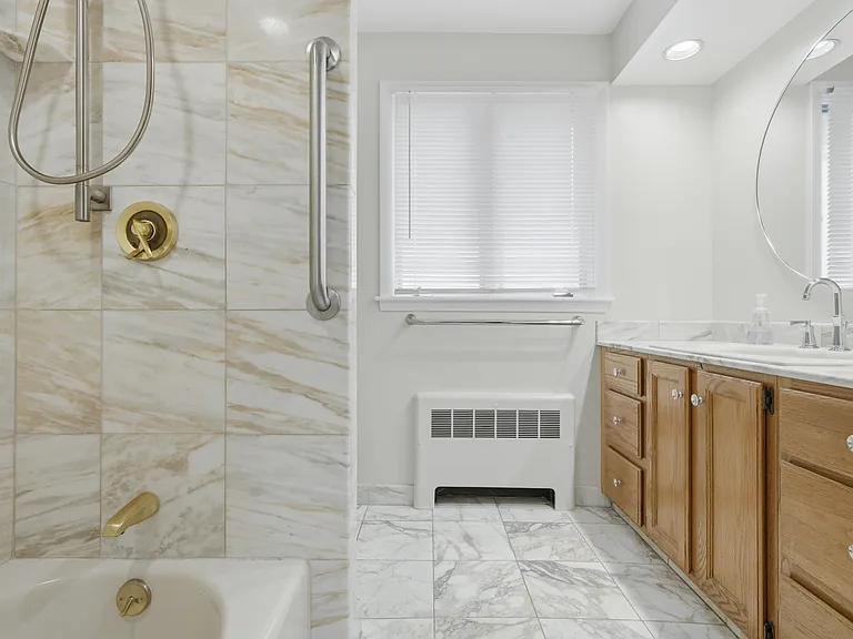 37 Washington Ave #37 — Photo 10