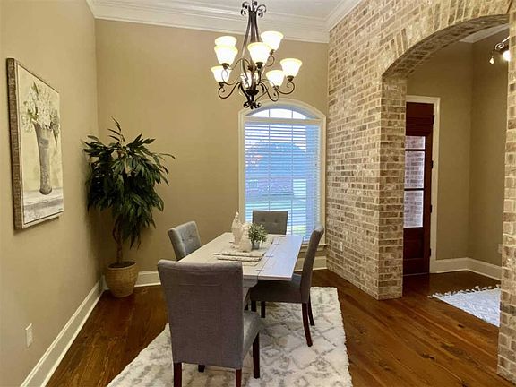 4th image of 142 Grandeur Dr