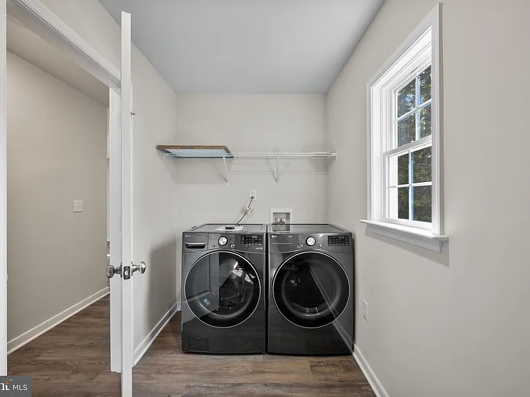 106 Mate Ct — Photo 15