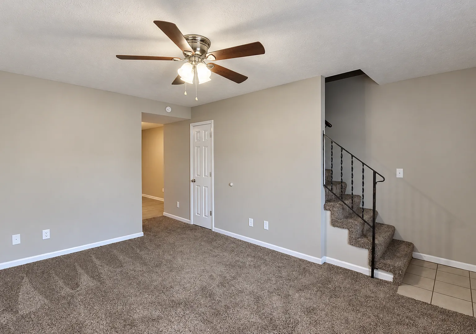 5612 S Jefferson Ave — Photo 2
