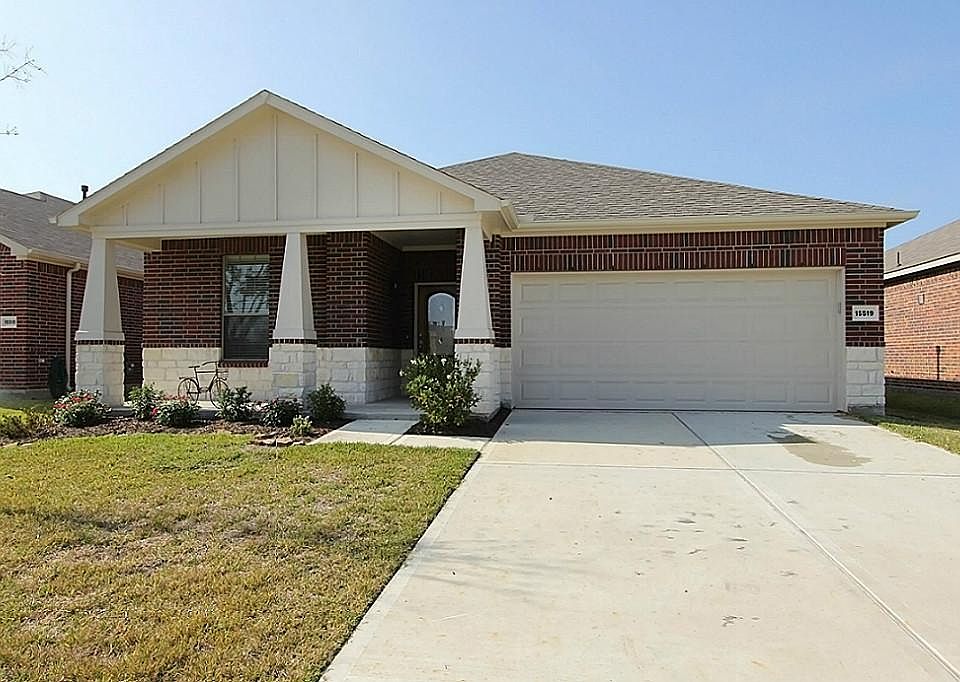 1st image of 15519 Huddleston Dr