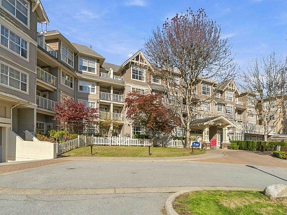 3rd image of 960 Lynn Valley Rd #411