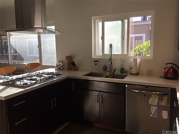 3rd image of 4610 Densmore Ave Unit 206