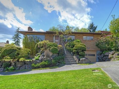 8725 41st Avenue SW, Seattle, WA, 98136