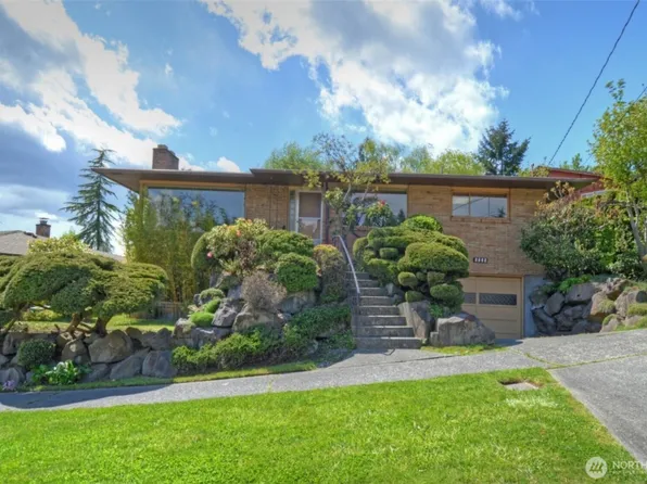 8725 41st Avenue SW, Seattle, WA 98136