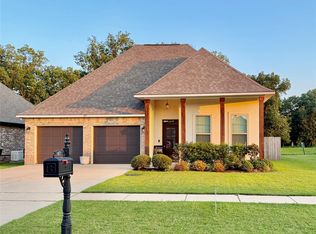 457 Mangrove Ln, Bossier City, LA 71111