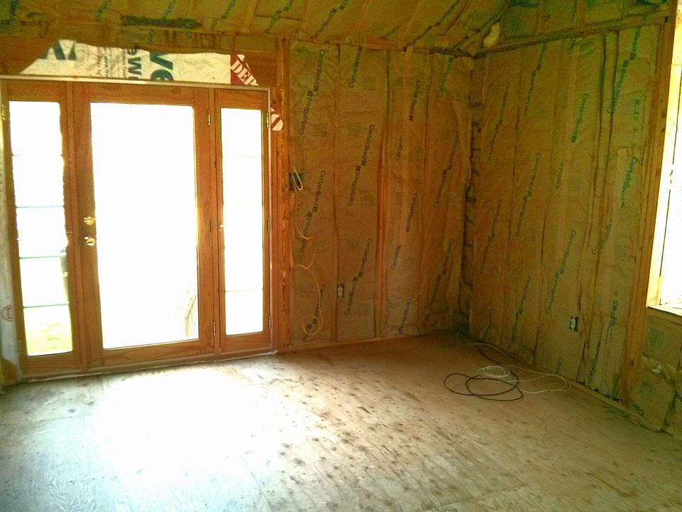 2nd image of 108 Leconey Cir