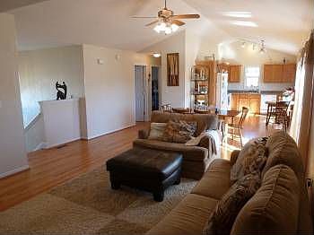 4th image of 350 Windsor Dr
