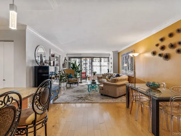 1805 215th Street #12F, Bayside, NY 11360
