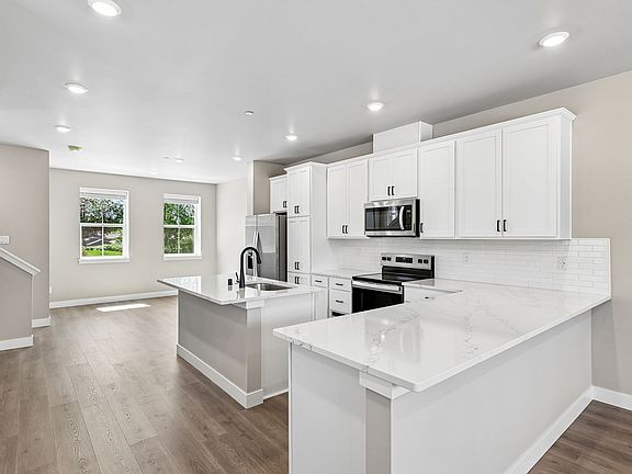 The breakfast bar is the perfect space for a quick meal.
