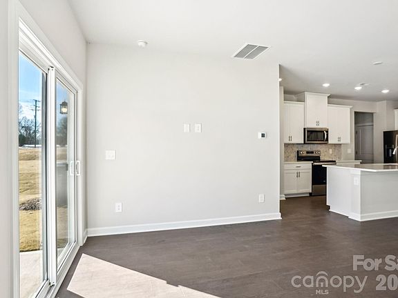 5th image of 1523 31st St NE