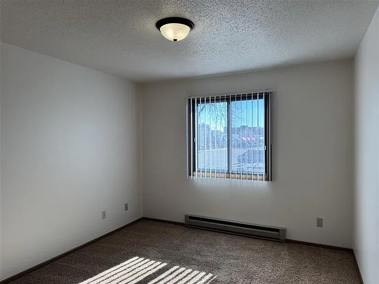 Ashwood Apartments — Photo 6