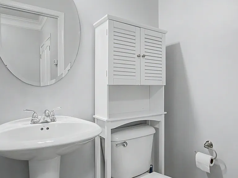 151 Lincoln Way NE — Photo 12