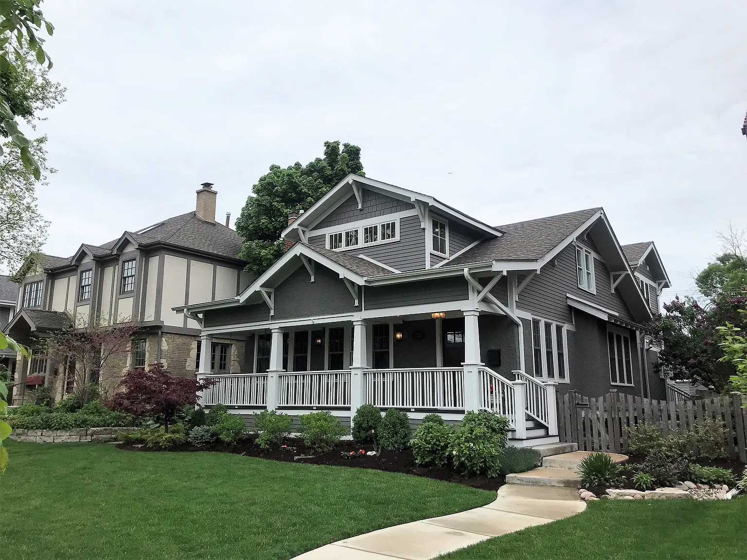 1034 N Grove Ave photo 1