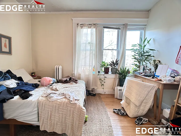 62 Egmont St #1A — Photo 9