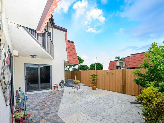 5th image of 3784 Victoria Drive