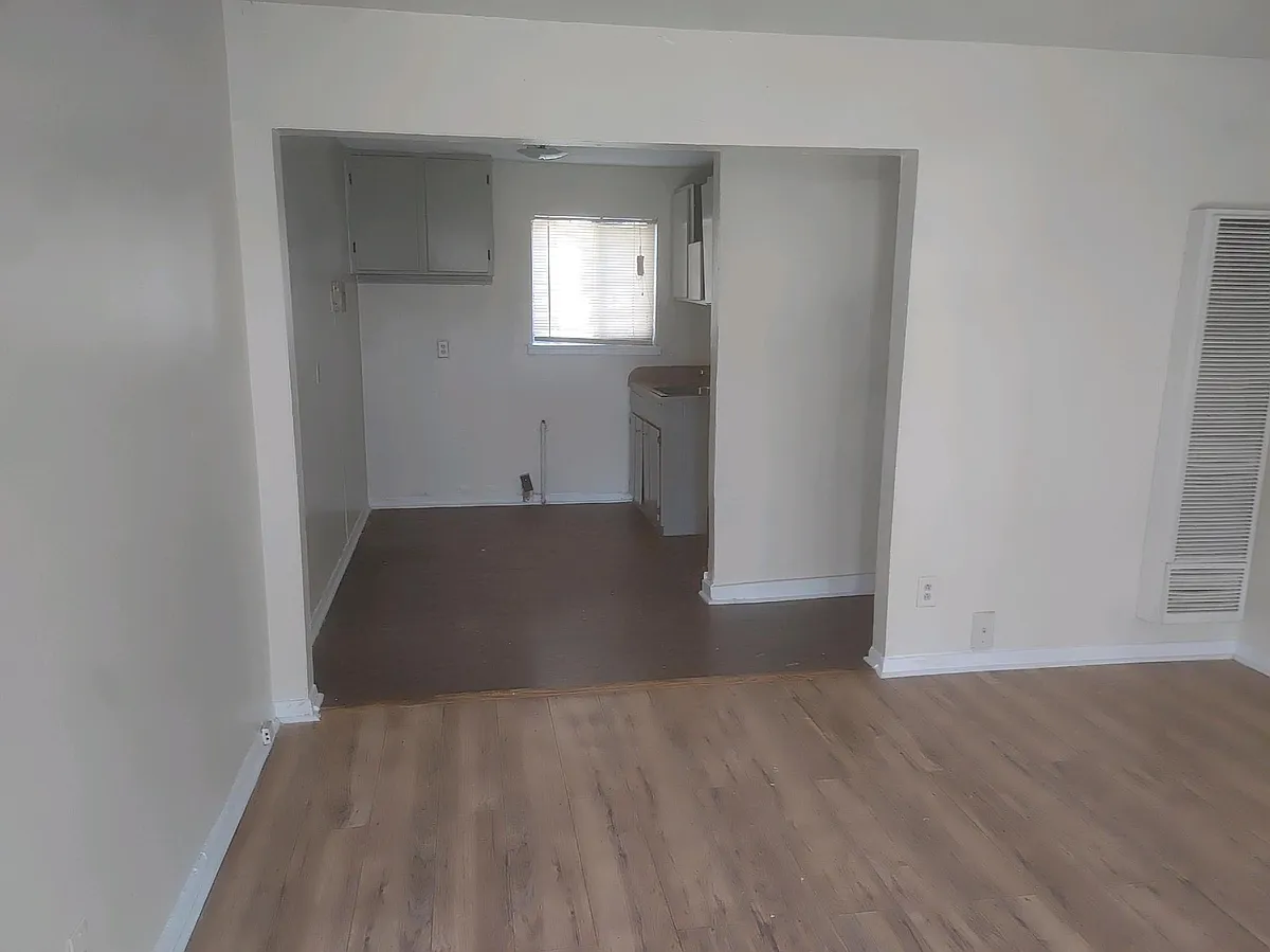 Building Photo - 1710 Avenue V