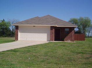 306 Candlewood Cir, Gainesville, TX 76240