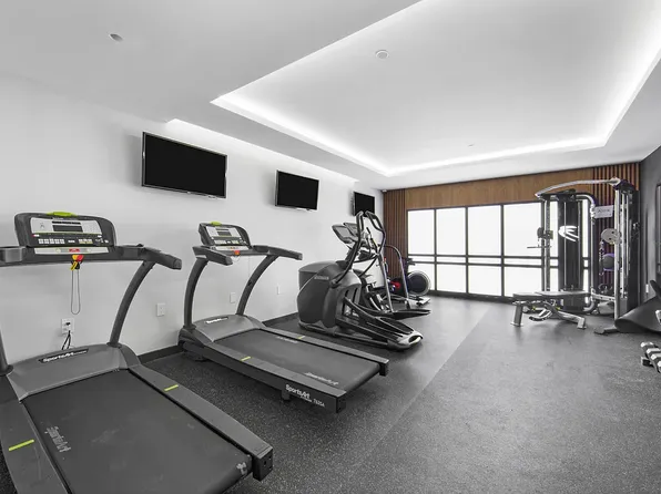 567 Ocean Parkway image 12 of 18