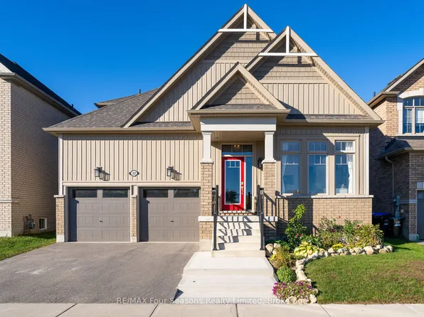 32 Dey Dr, Collingwood, ON L9Y 4N9