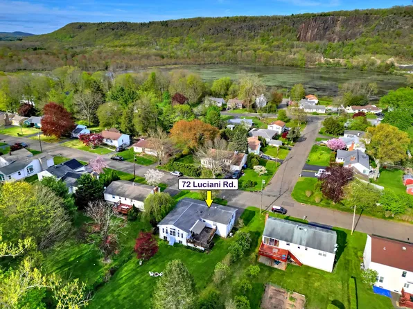 72 Luciani Road, Woodbridge, CT 06525