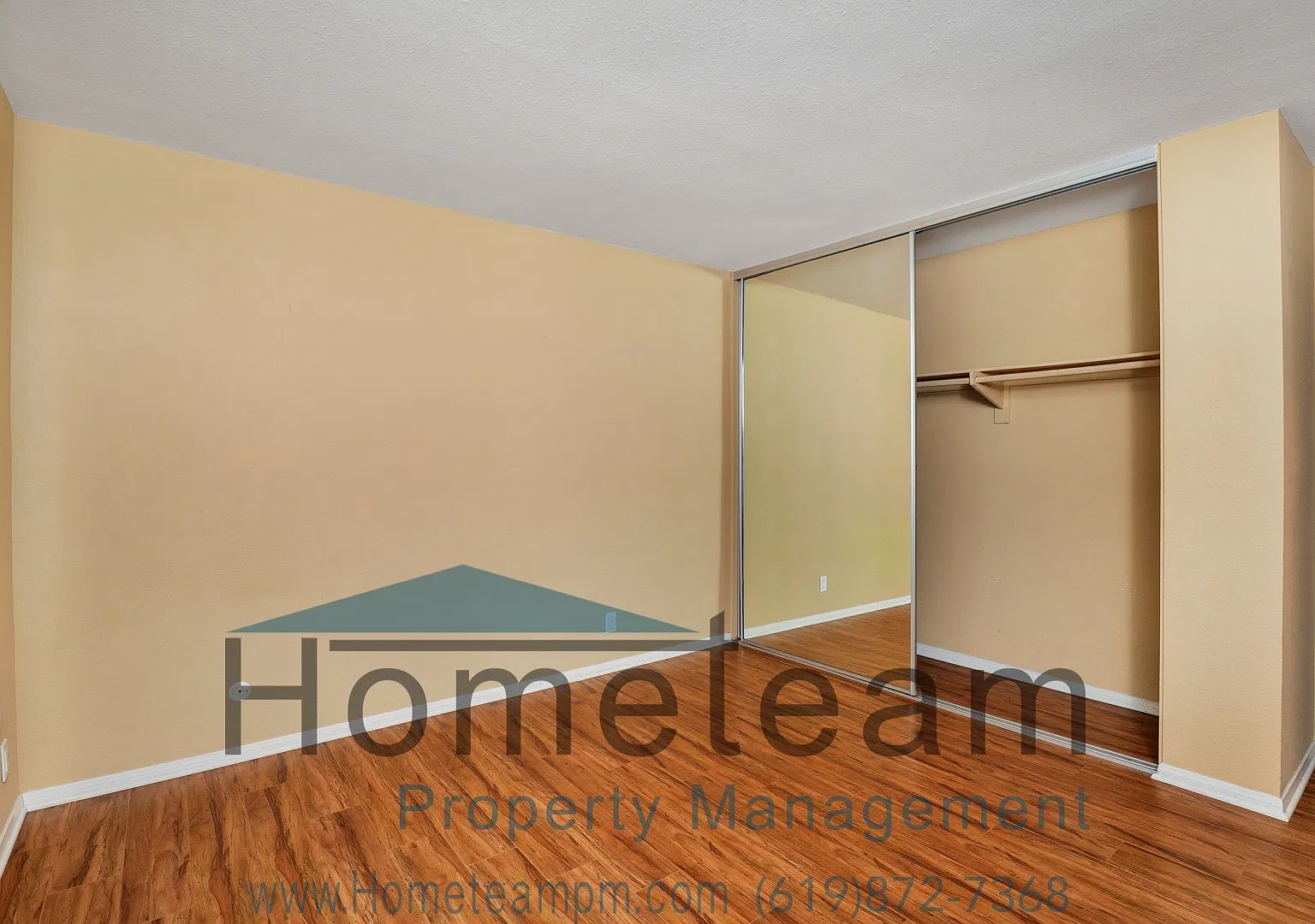 2 Br/ 2 Ba 892 Sqft San Diego Condo — Photo 2