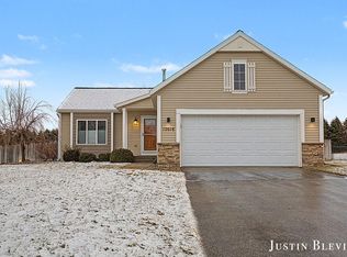 12018 Russell Rdg, Cedar Springs, MI