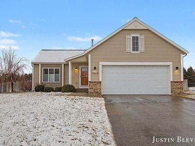 12018 Russell Rdg, Cedar Springs, MI, 49319