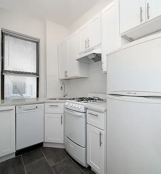25 Thompson St #12S — Photo 4