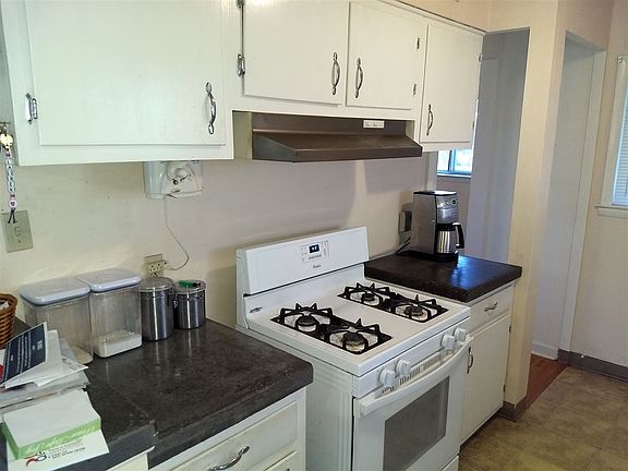 5th image of 4522 Gailwood Ave