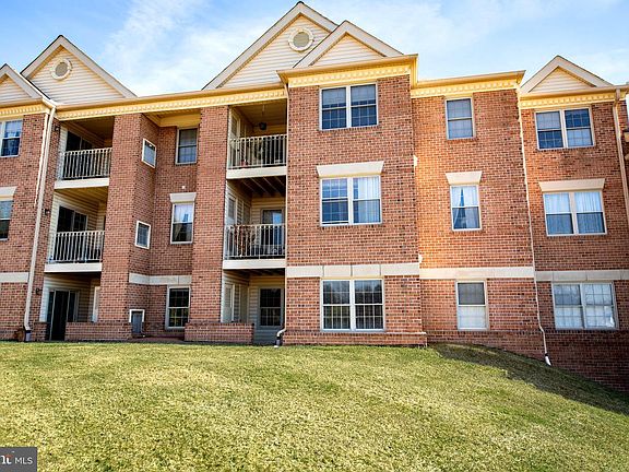 2nd image of 1713 Landmark Dr Unit 1K