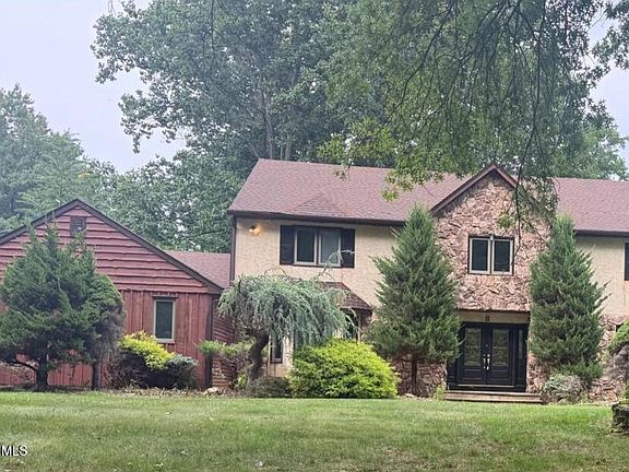 3rd image of 8 Delwood Drive