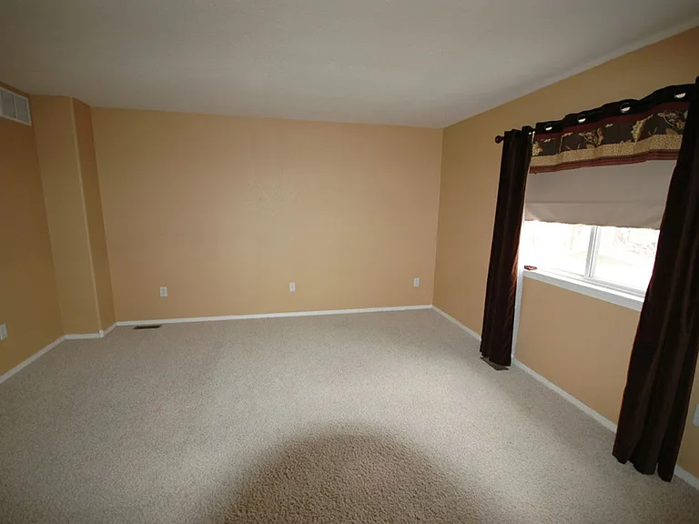 10470 Dresden St — Photo 5