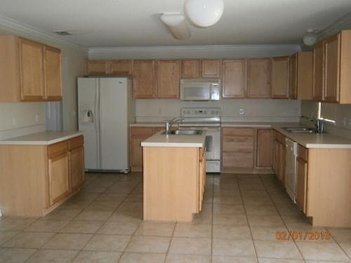 2nd image of 10275 Laxton St