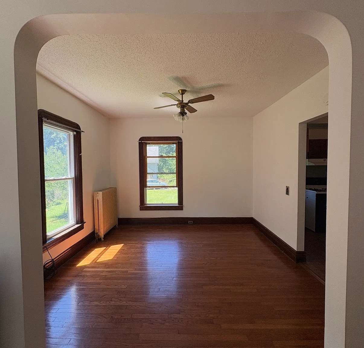 1 bed, 900 sqft, $1,275 — Photo 2