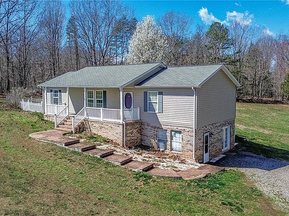 3rd image of 311 Fletcher Rd