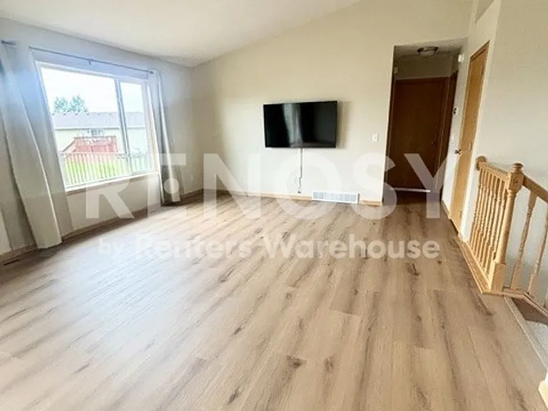 605 7th Ave SW — Photo 4