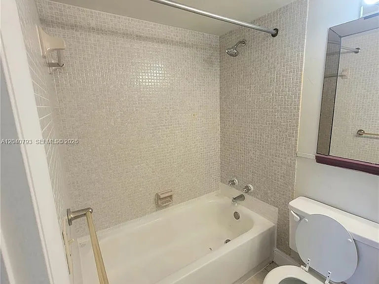 2025 NE 164th St #319 — Photo 5