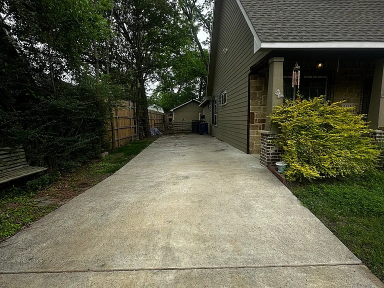 2535 Marburg St — Photo 3