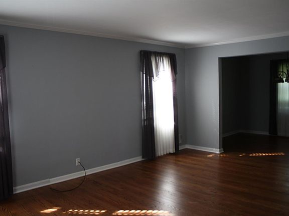 2nd image of 4735 Slade Dr