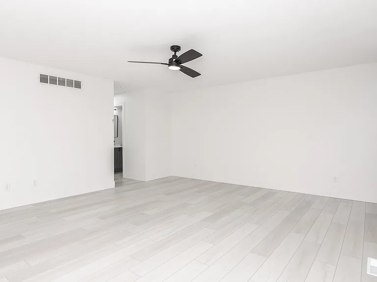 2805 Gill St — Photo 11