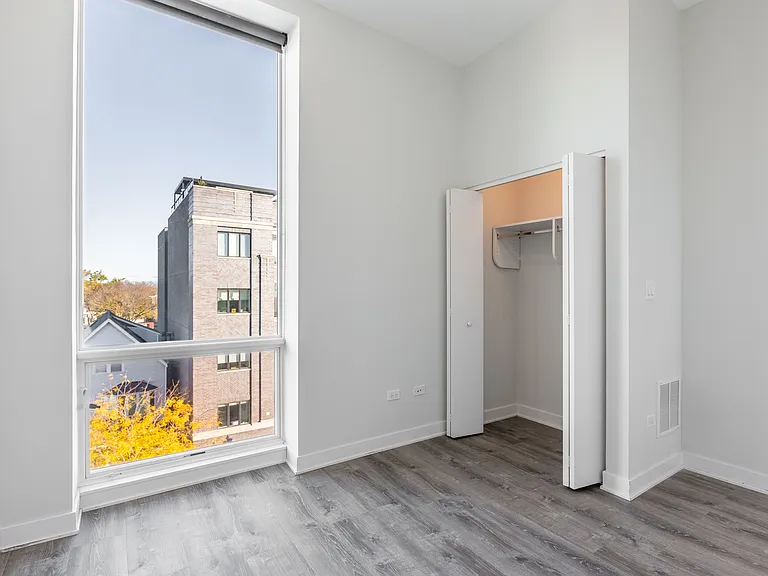 2246 W Lawrence Ave #402 — Photo 10