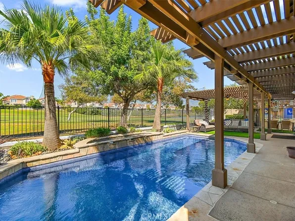 45467 Callesito Altar, Temecula, CA 92592