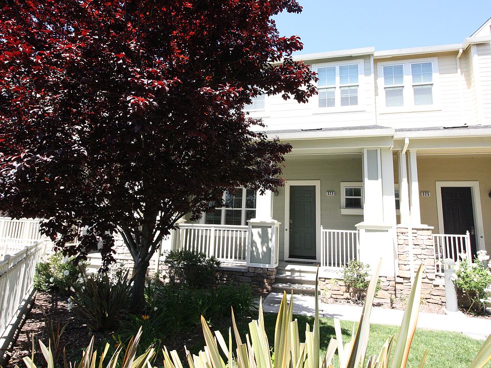 1st image of 323 Destino Cir