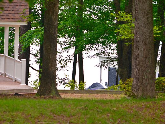 3rd image of 328 Lakeside Dr