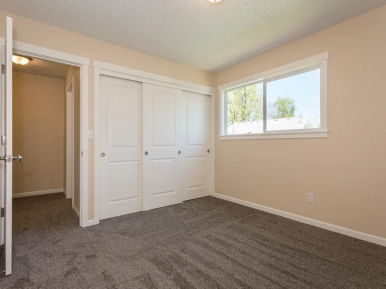 7852 SE 21st Ave — Photo 24