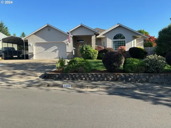 1250 NW 21st St, Albany, OR 97321